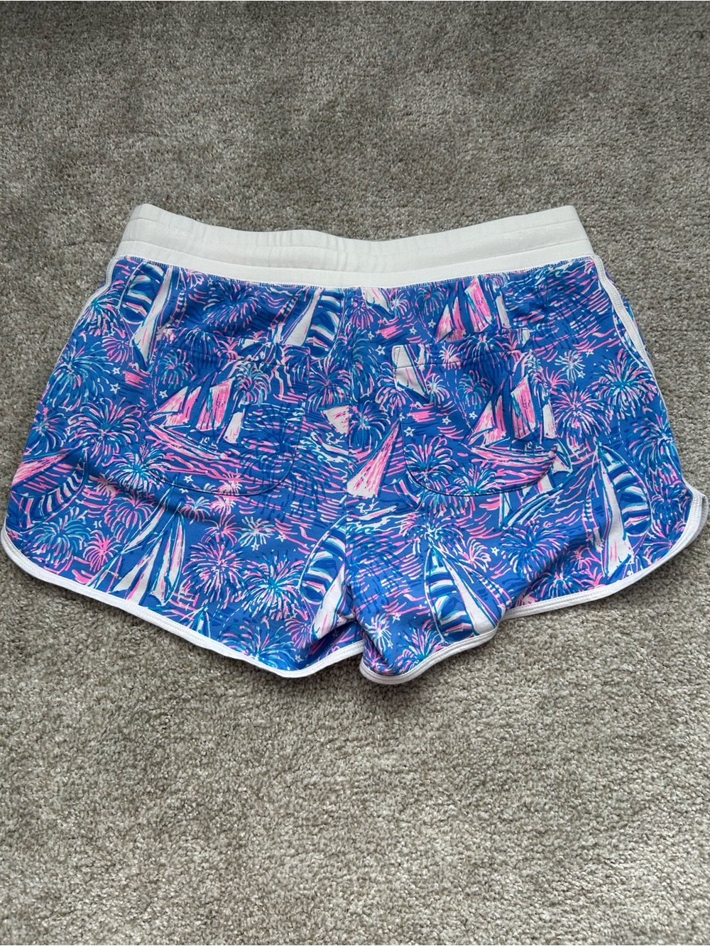 Lilly Pulitzer Sailboat Short (M) - Picture 2 of 3